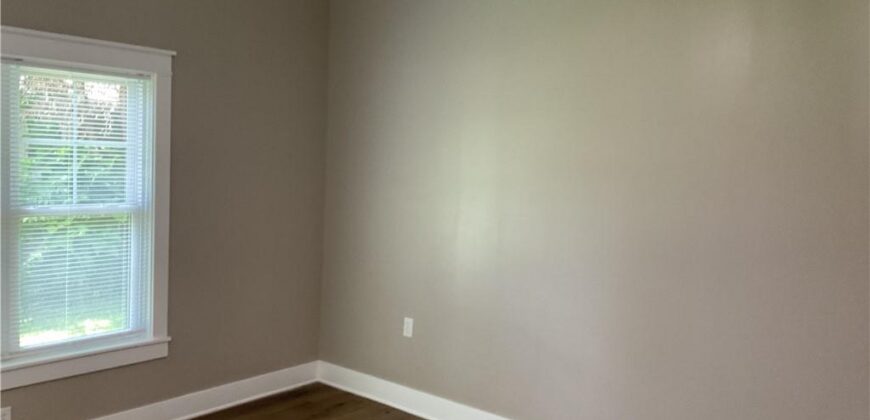 588 Richfield Road, Liberty, MO 64068