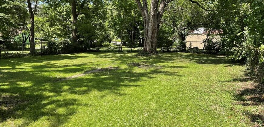588 Richfield Road, Liberty, MO 64068