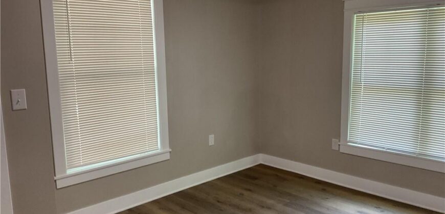 588 Richfield Road, Liberty, MO 64068