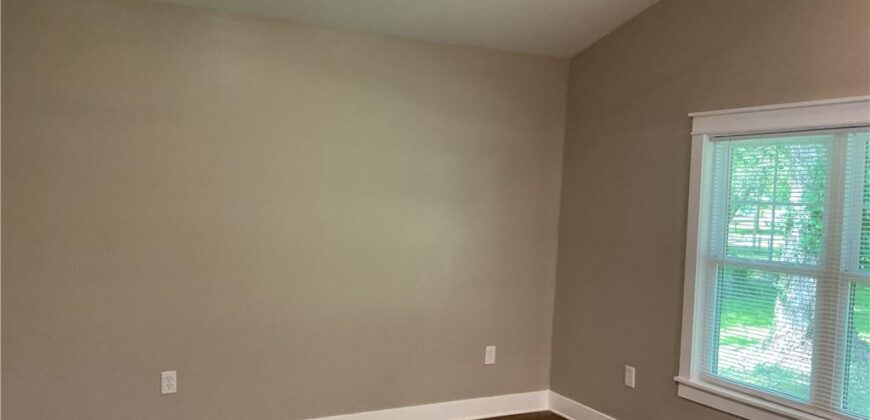 588 Richfield Road, Liberty, MO 64068