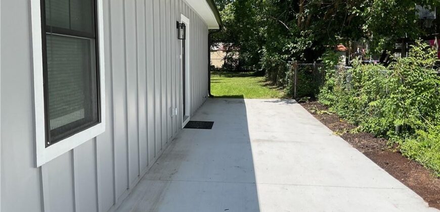 588 Richfield Road, Liberty, MO 64068
