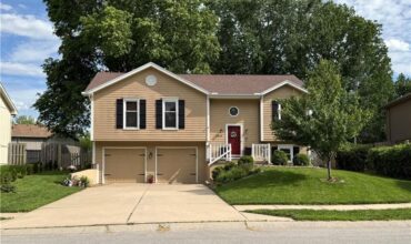 8819 NE 74th Terrace, Kansas City, MO 64158