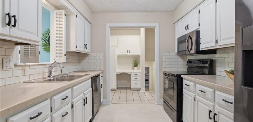 3701 NE Apple Tree Lane, Gladstone, MO 64119