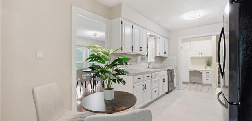 3701 NE Apple Tree Lane, Gladstone, MO 64119
