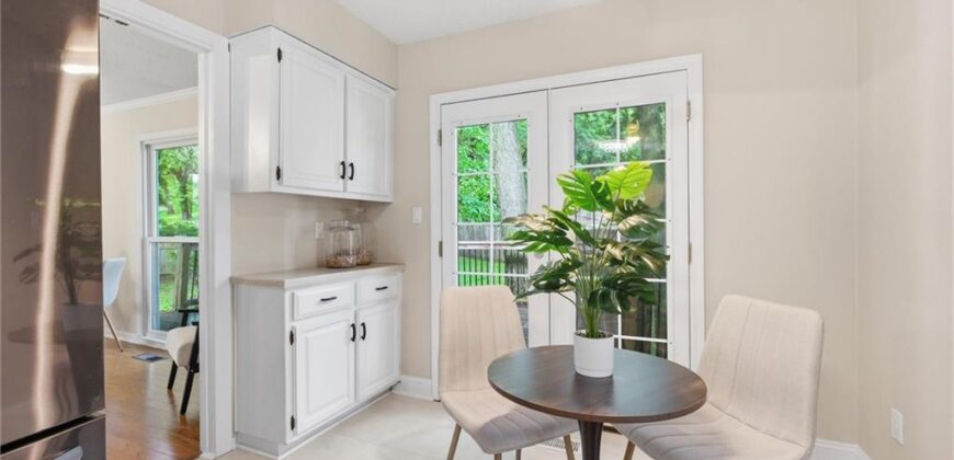 3701 NE Apple Tree Lane, Gladstone, MO 64119
