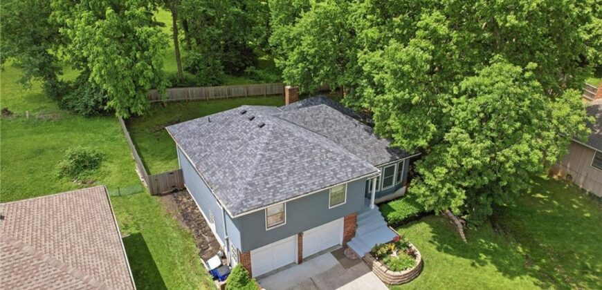 3701 NE Apple Tree Lane, Gladstone, MO 64119