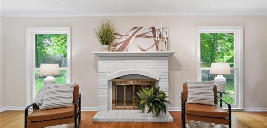 3701 NE Apple Tree Lane, Gladstone, MO 64119