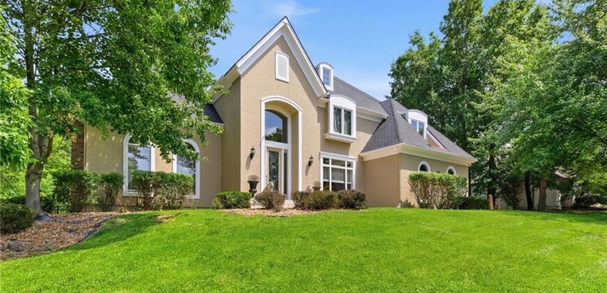 4407 N MULBERRY Drive, Kansas City, MO 64116