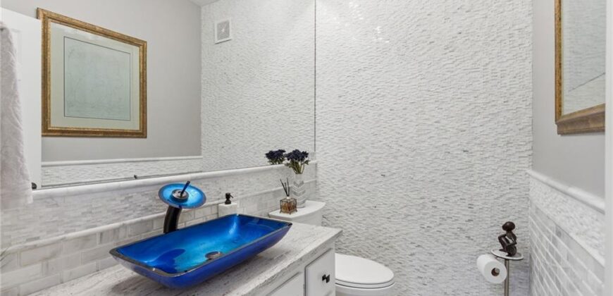 4407 N MULBERRY Drive, Kansas City, MO 64116