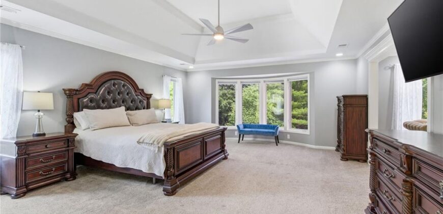 4407 N MULBERRY Drive, Kansas City, MO 64116