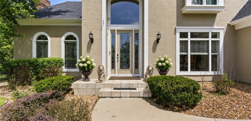 4407 N MULBERRY Drive, Kansas City, MO 64116