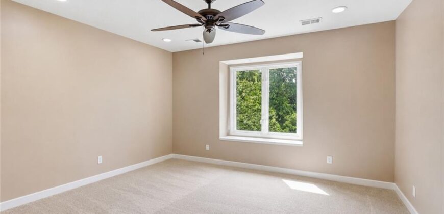 4407 N MULBERRY Drive, Kansas City, MO 64116