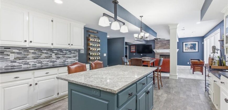 4407 N MULBERRY Drive, Kansas City, MO 64116