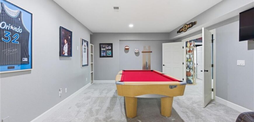 4407 N MULBERRY Drive, Kansas City, MO 64116