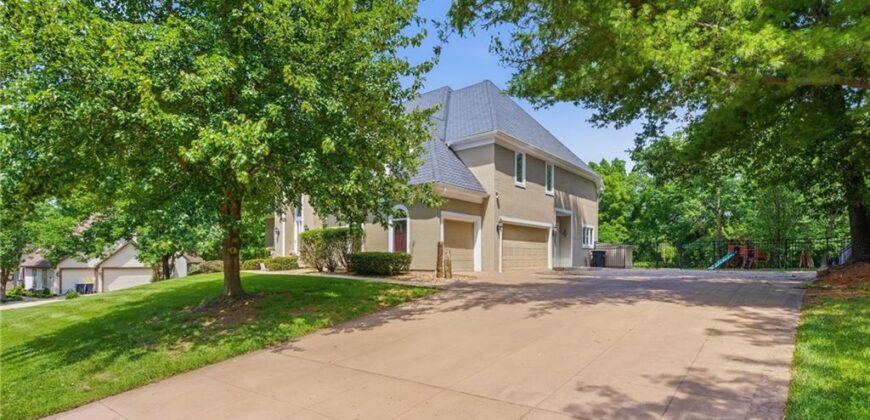 4407 N MULBERRY Drive, Kansas City, MO 64116