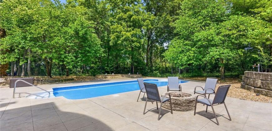 4407 N MULBERRY Drive, Kansas City, MO 64116