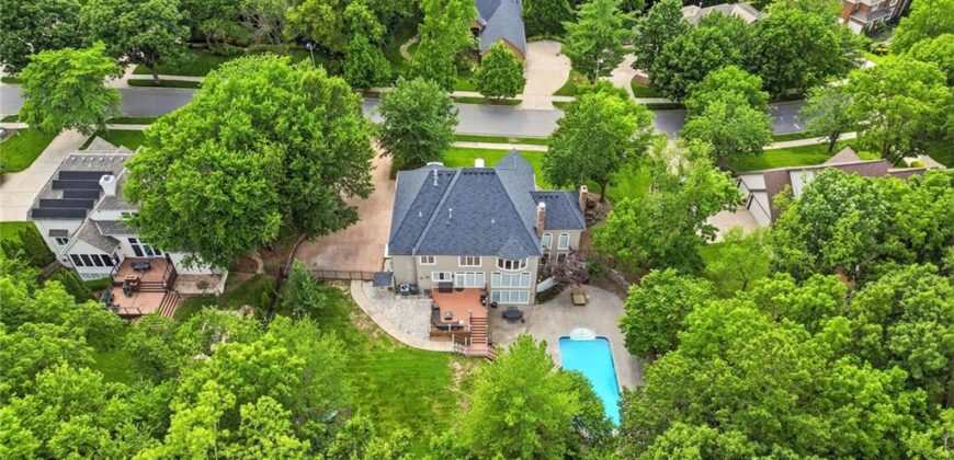 4407 N MULBERRY Drive, Kansas City, MO 64116