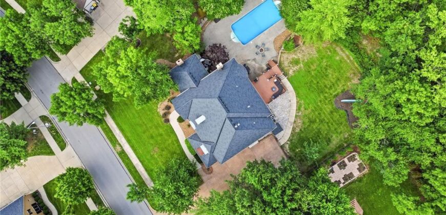 4407 N MULBERRY Drive, Kansas City, MO 64116