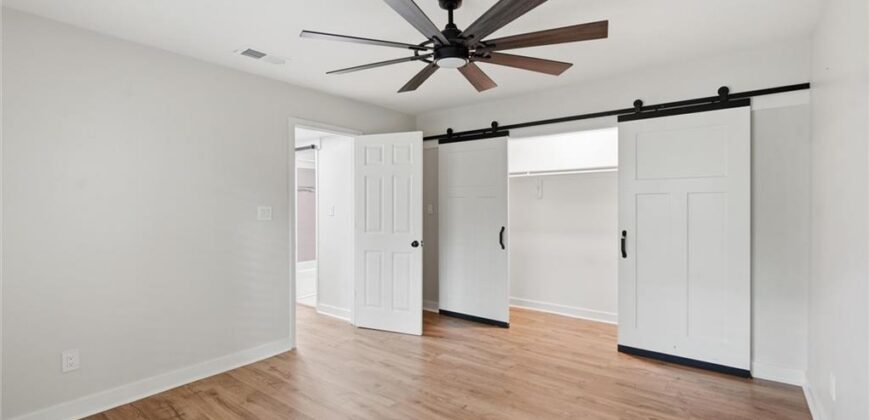 8346 NW Barrybrooke Drive, Kansas City, MO 64151