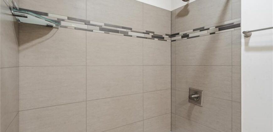 8346 NW Barrybrooke Drive, Kansas City, MO 64151