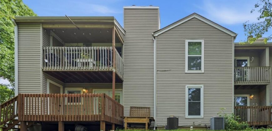 8346 NW Barrybrooke Drive, Kansas City, MO 64151