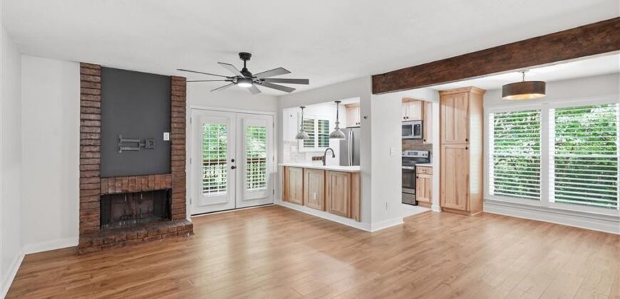 8346 NW Barrybrooke Drive, Kansas City, MO 64151