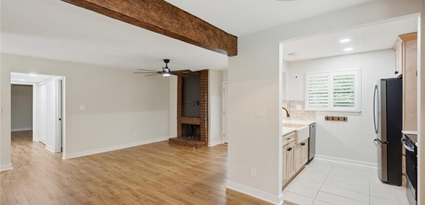 8346 NW Barrybrooke Drive, Kansas City, MO 64151
