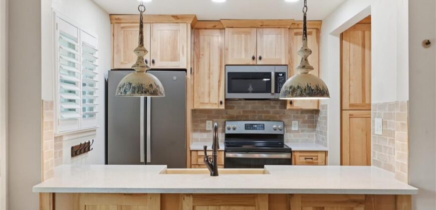 8346 NW Barrybrooke Drive, Kansas City, MO 64151
