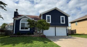 104 Spinnaker Drive, Smithville, MO 64089