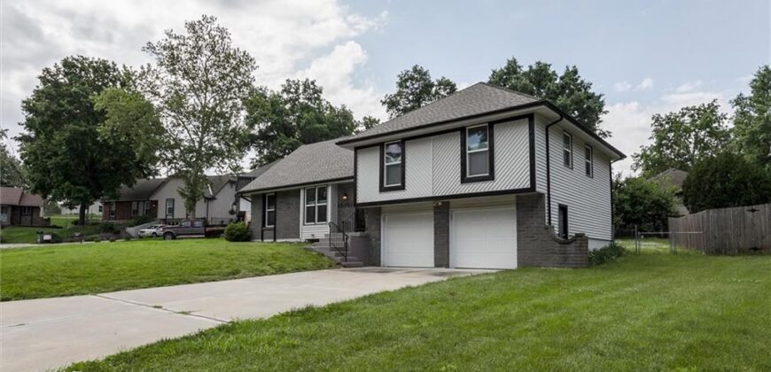 10101 NW MIRROR LAKE Court, Kansas City, MO 64152
