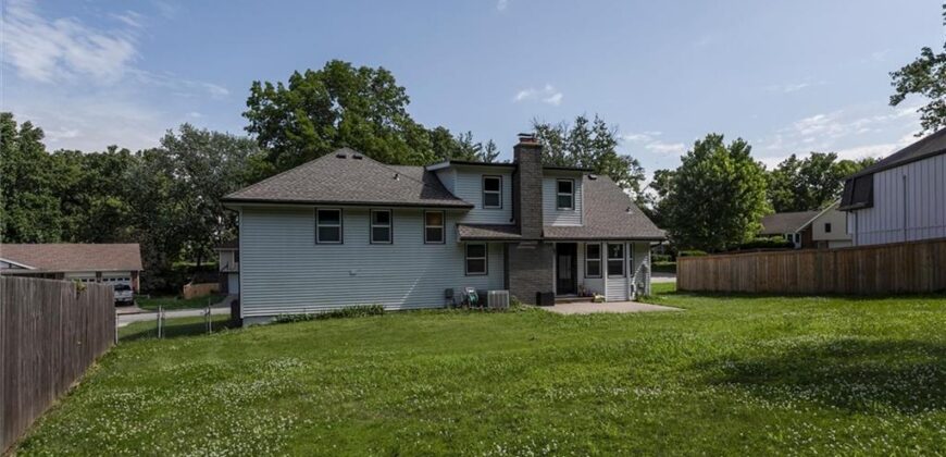10101 NW MIRROR LAKE Court, Kansas City, MO 64152