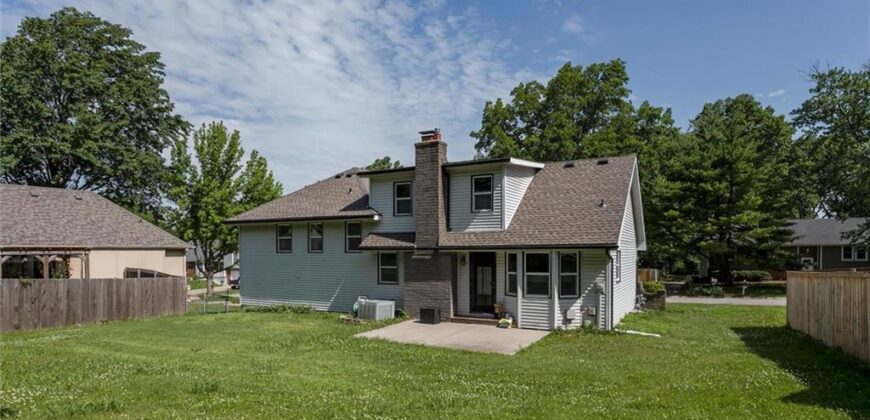 10101 NW MIRROR LAKE Court, Kansas City, MO 64152
