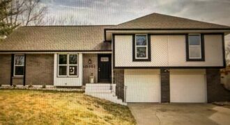 10101 NW MIRROR LAKE Court, Kansas City, MO 64152