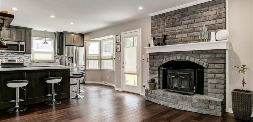 10101 NW MIRROR LAKE Court, Kansas City, MO 64152
