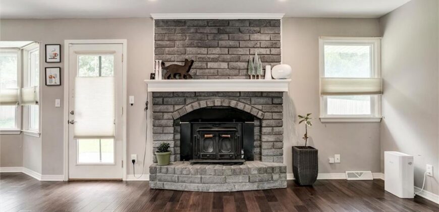 10101 NW MIRROR LAKE Court, Kansas City, MO 64152