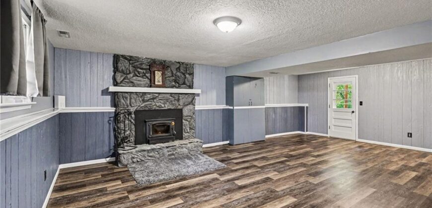 15818 Salem Road, Excelsior Springs, MO 64024