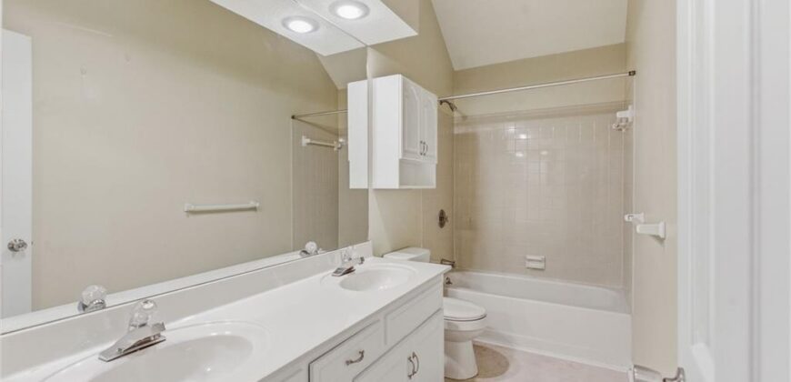 4808 NW 57th Place, Kansas City, MO 64151