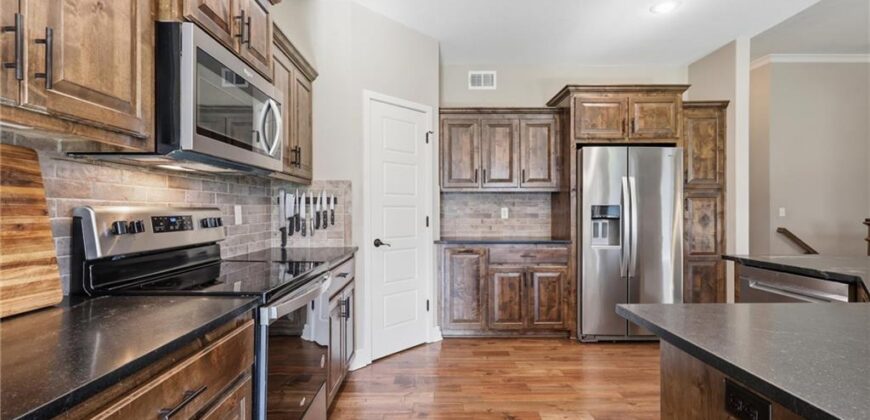 10836 N Crystal Avenue, Kansas City, MO 64156