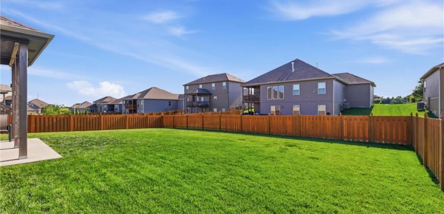 10836 N Crystal Avenue, Kansas City, MO 64156