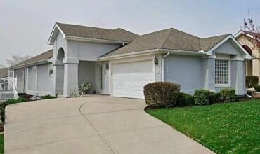 7904 N Cherry Street, Kansas City, MO 64118