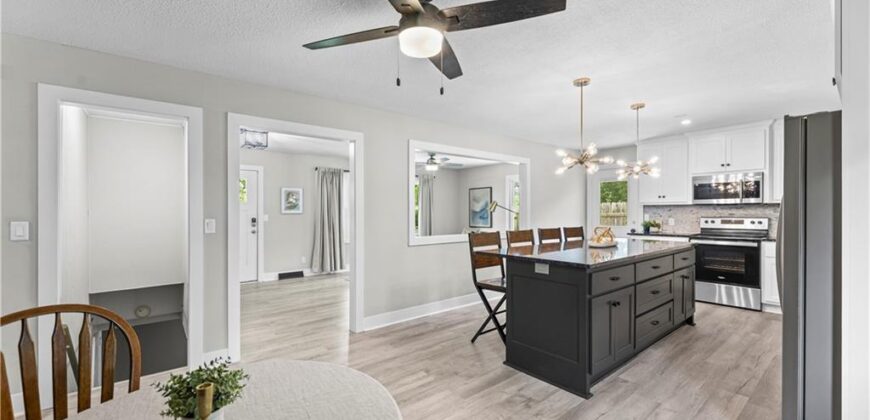13101 NW Porter Road, Parkville, MO 64152