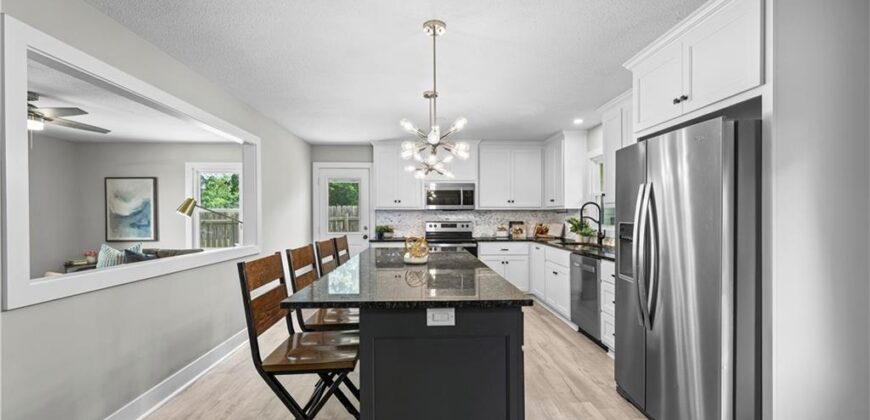 13101 NW Porter Road, Parkville, MO 64152
