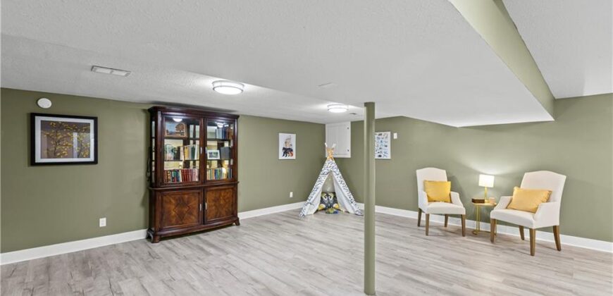 13101 NW Porter Road, Parkville, MO 64152