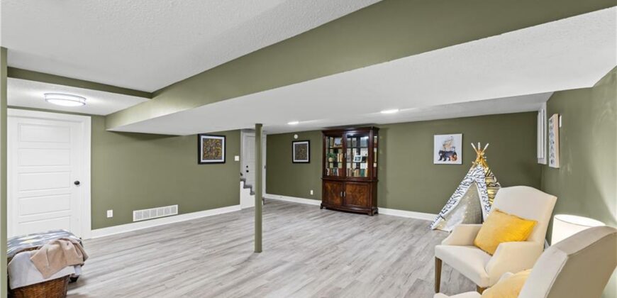 13101 NW Porter Road, Parkville, MO 64152