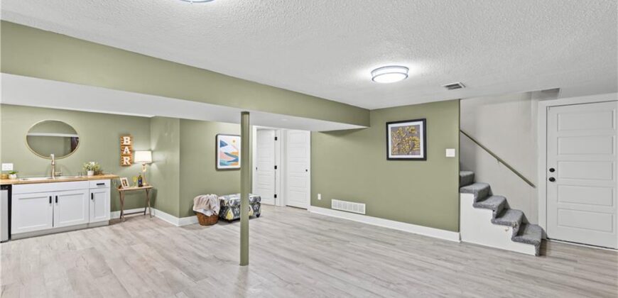 13101 NW Porter Road, Parkville, MO 64152