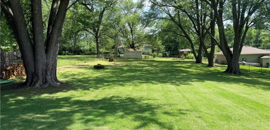 13101 NW Porter Road, Parkville, MO 64152
