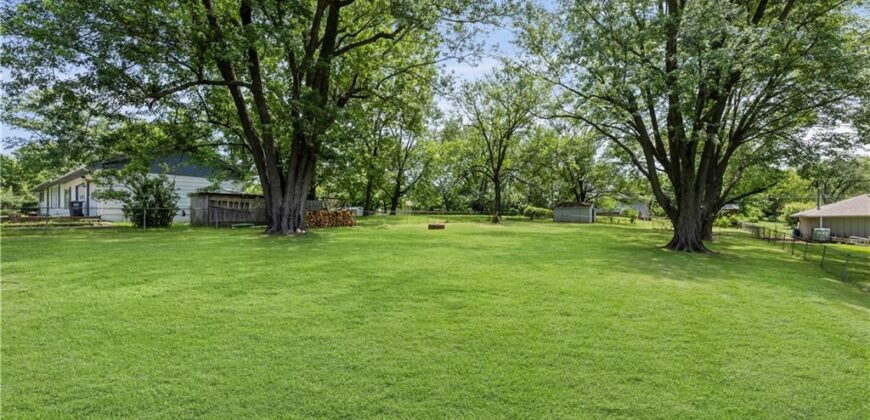13101 NW Porter Road, Parkville, MO 64152