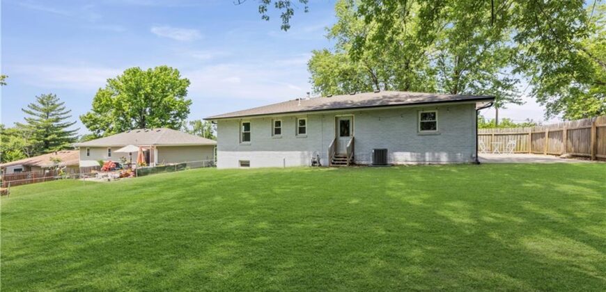 13101 NW Porter Road, Parkville, MO 64152