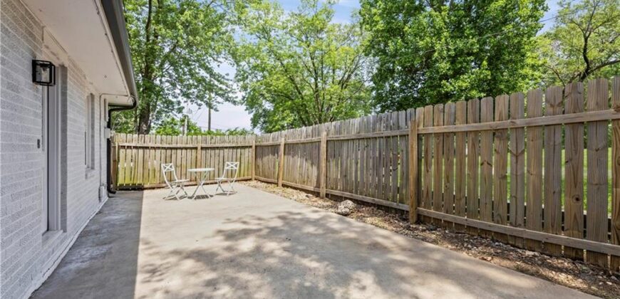 13101 NW Porter Road, Parkville, MO 64152