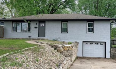 13101 NW Porter Road, Parkville, MO 64152